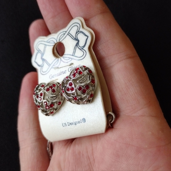 Silver and Glass Red Heart Pendant Necklace and Earring Set NWT - Picture 9 of 12